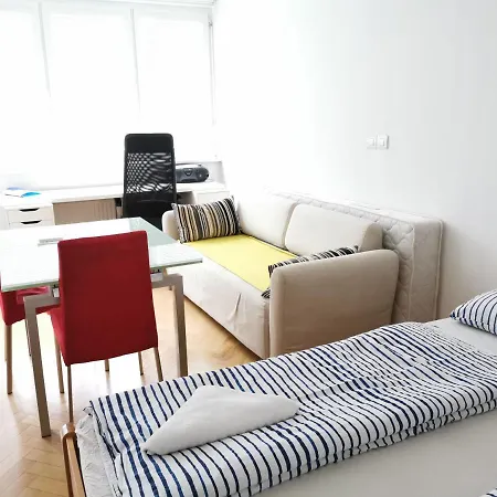 Centre With A Balcony And Free Parking 아파트