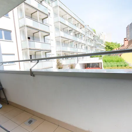 Lejlighed Centre With A Balcony And Free Parking